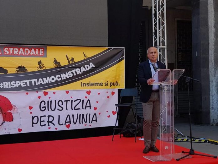 il Sindaco Franz Caruso alla manifestazione sulla sicurezza stradale