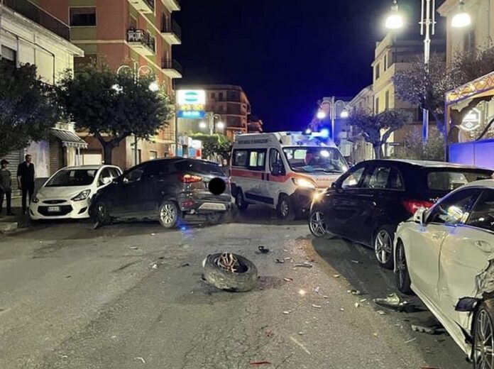 locri macchine danneggiate