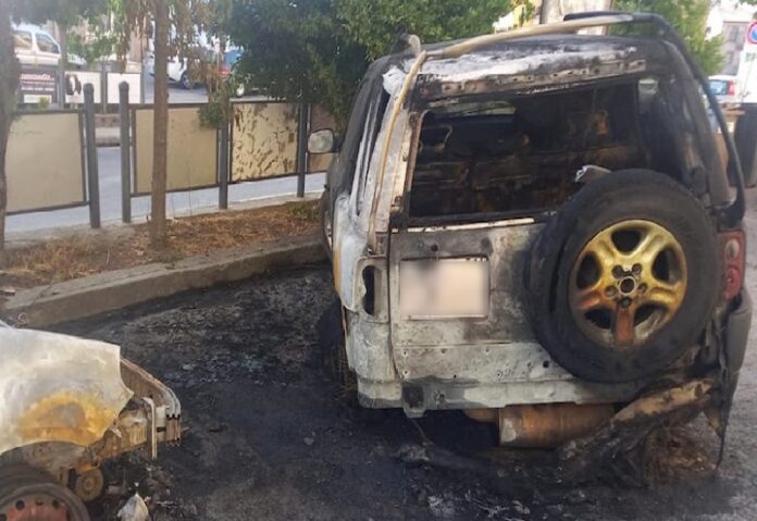 Auto consigliere comunale Lavaca incendiata