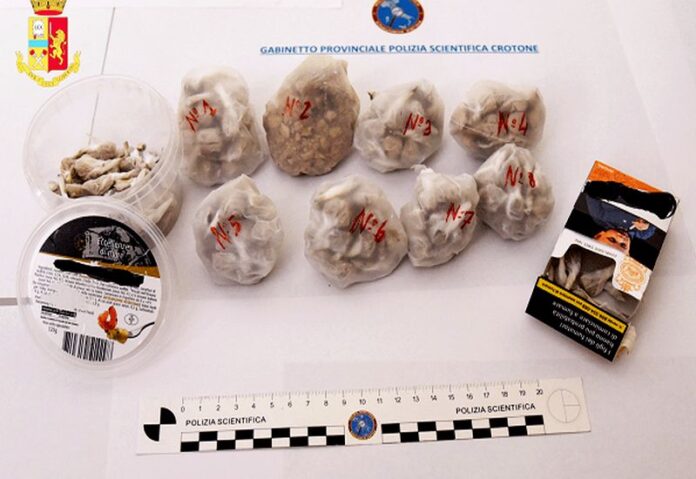 sequestro eroina crotone