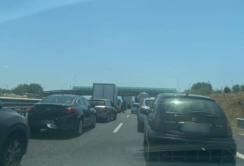 traffico bloccato a2