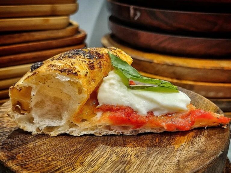 Pizza in caduta di Bob Alchimia a Spicchi