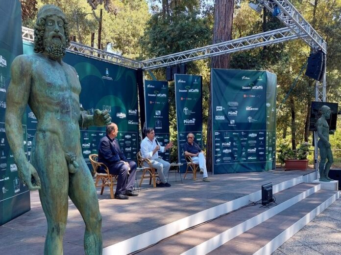 Bronzi di Riace comune di Pietrasanta
