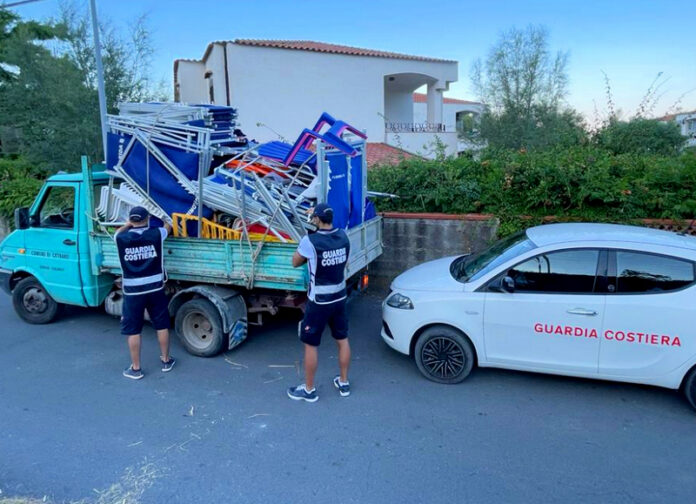 ombrelloni sdraio abusive