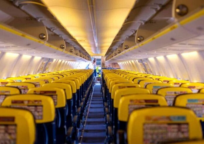interni aereo ryanair