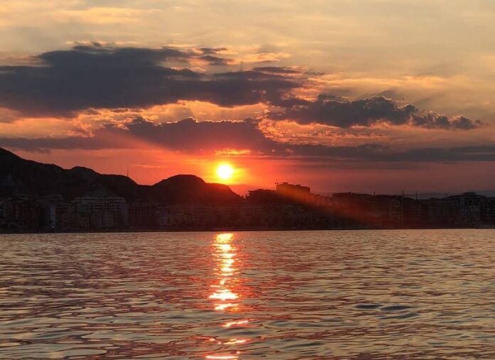 mare tramonto crotone