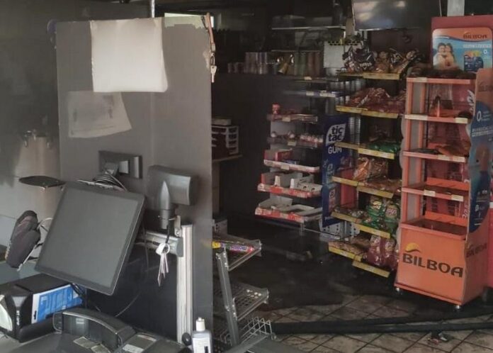 roccella incendio supermercato