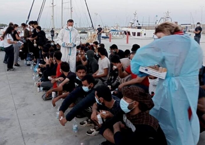 sbarco migranti rocella