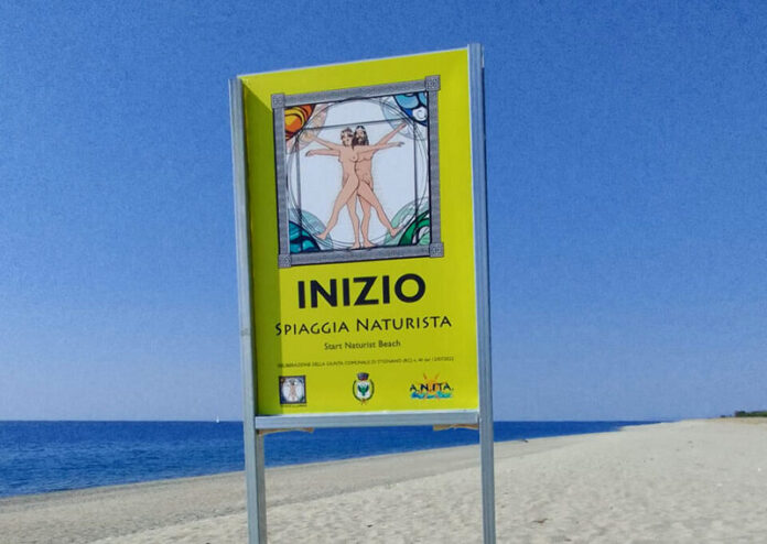 spiaggia nudista stignano