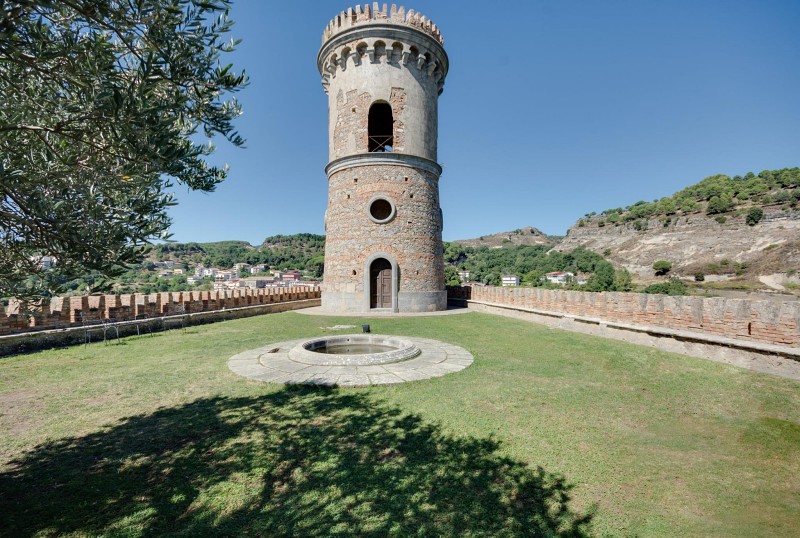 torre caccuri