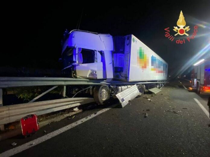 camion incidente guardrail