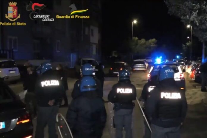 operazione arresti cs
