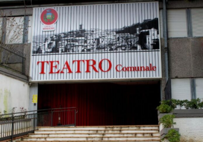 teatro mendicino