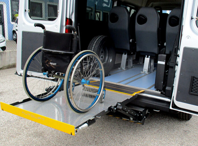 veicolo pedana disabili