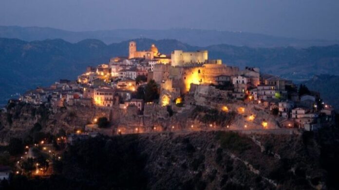 borgo fantastico santa severina crotone