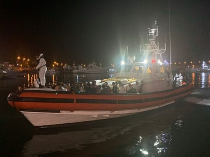 sbarchi roccella ionica