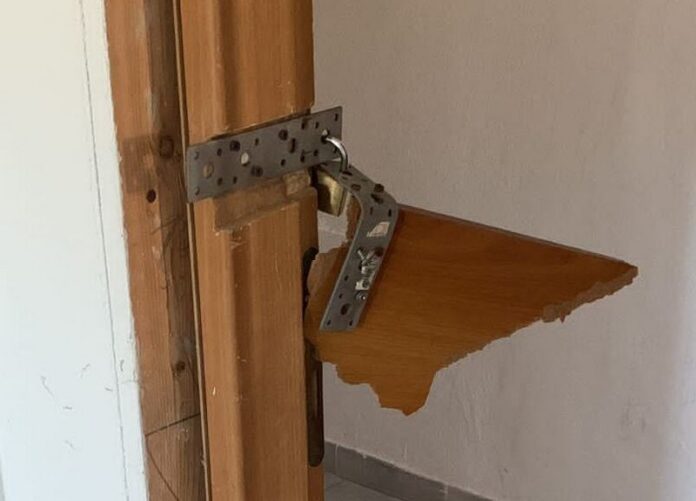 vandali crotone impianto sportivo