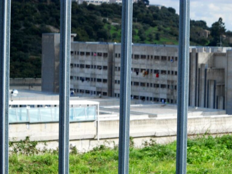 catanzaro carcere sbarre