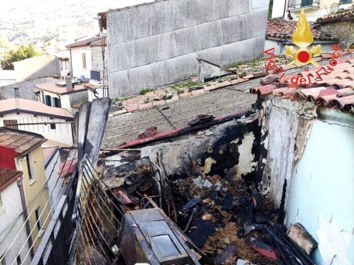 incendio abitazione nocera