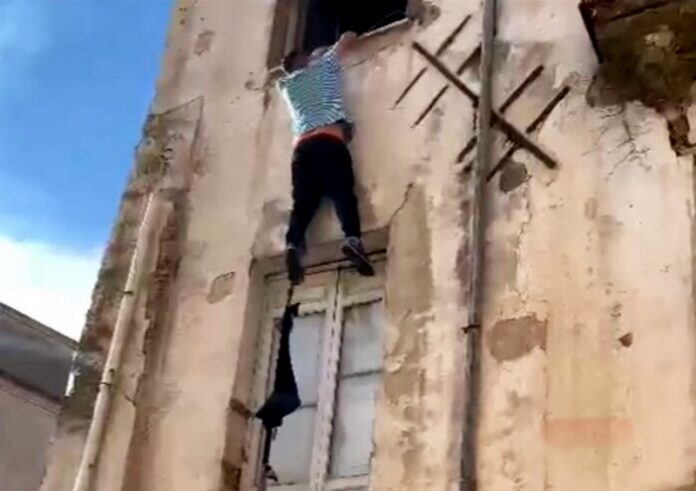 incendio centro storico cosenza