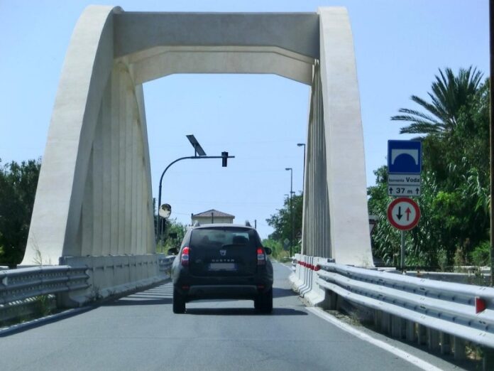 Ponte stretto Badolato
