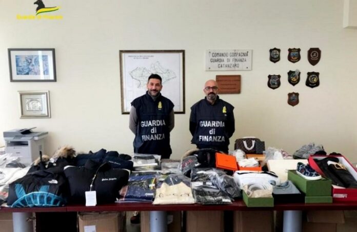 merce contraffatta gdf cz