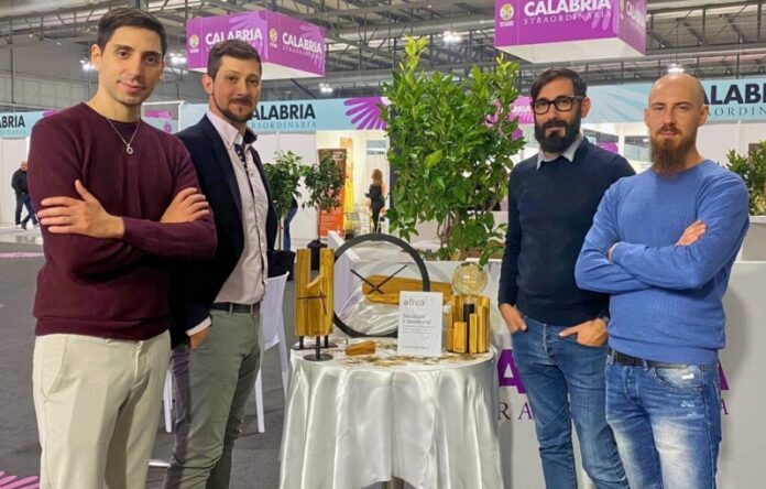 aliva complementi arredo legno
