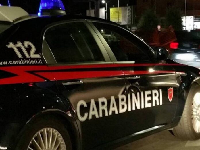 auto carabinieri notte