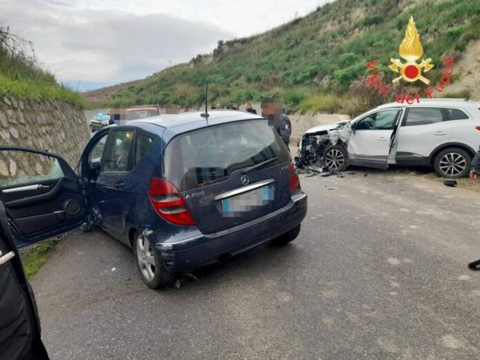 incidente stradale botricello