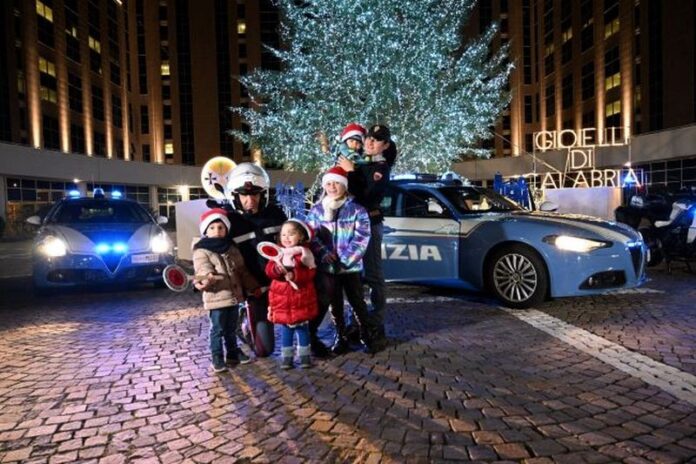 polizia albero di natale catanzaro