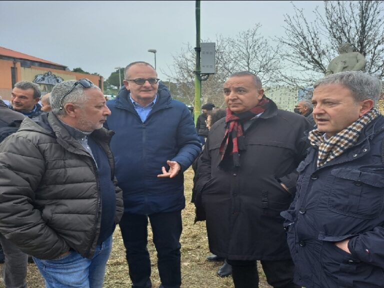 Tragedia a Crotone, la visita del Pd calabrese e l’appello alla politica