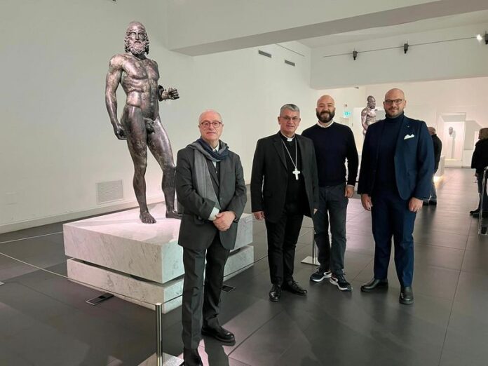 Visita ai Bronzi di Riace Vescovo Venezuela