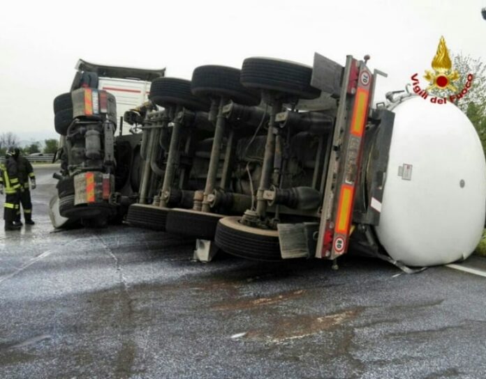 camion gasolio ss106