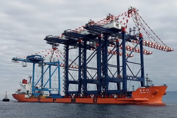 gru cina porto gioia tauro