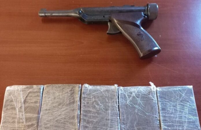 pistola droga cosenza