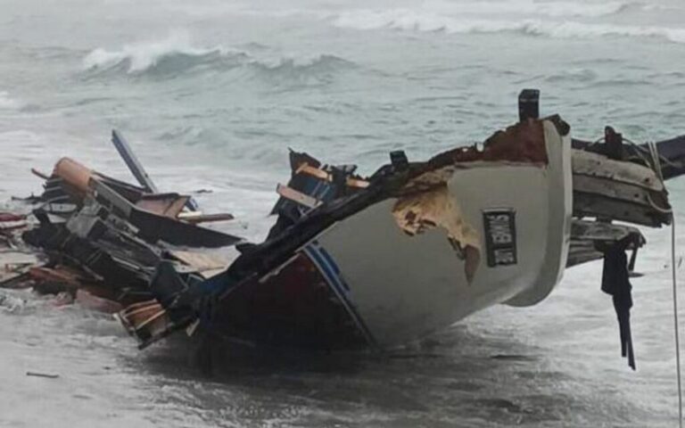 barcone naufragio migranti cutro