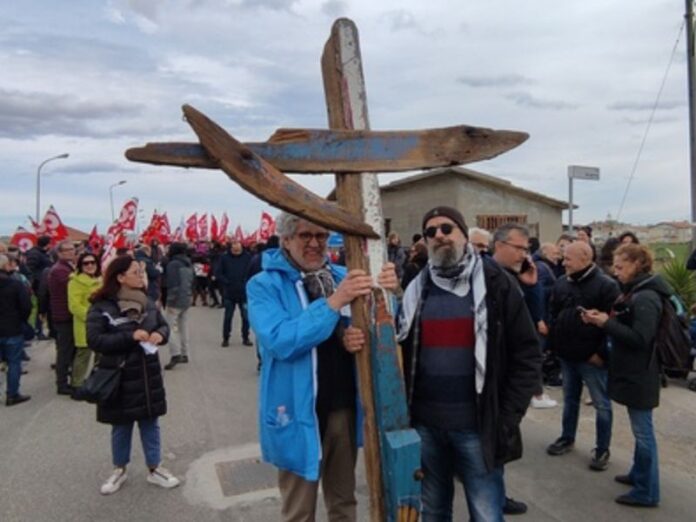 corteo cutro naufragio migranti