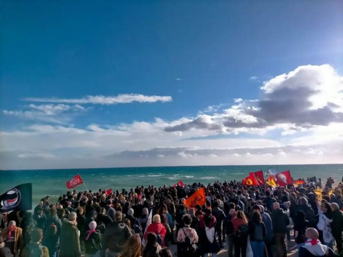 manifestazione cutro