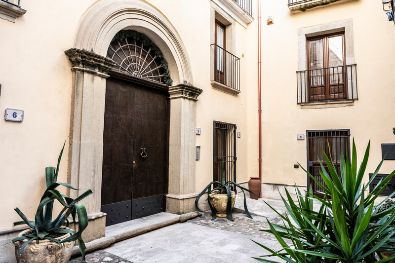 Palazzo Stillo Ferrara Paola