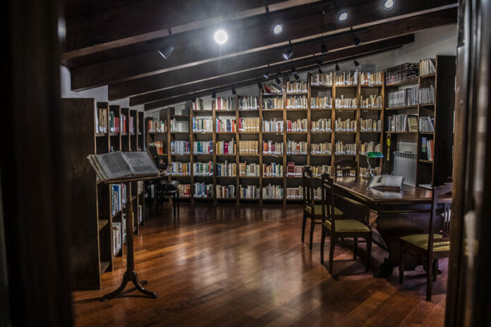 biblioteca museo paola