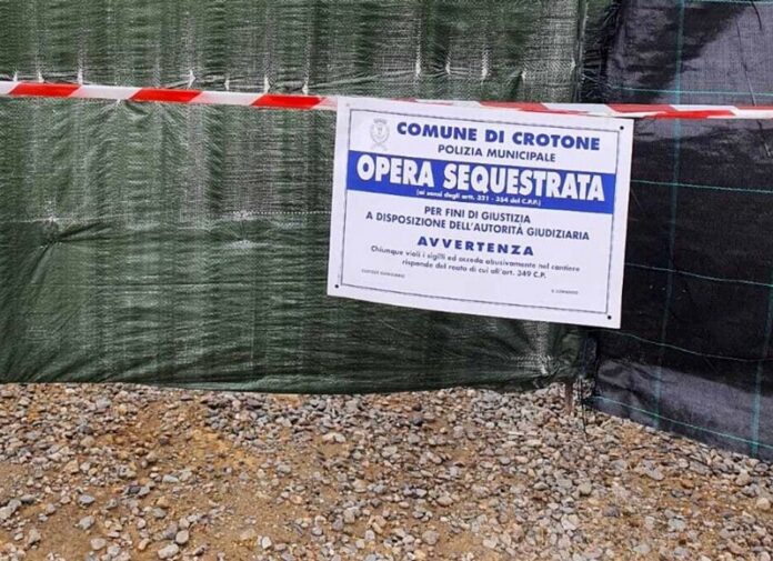 abusi edilizi crotone