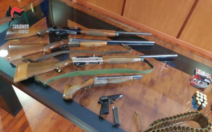 arsenale cosenza scoperto dai carabinieri