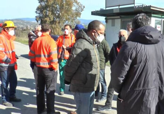 lavoratori discarica allì
