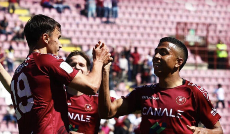 La Reggina di forza vince davanti il proprio pubblico