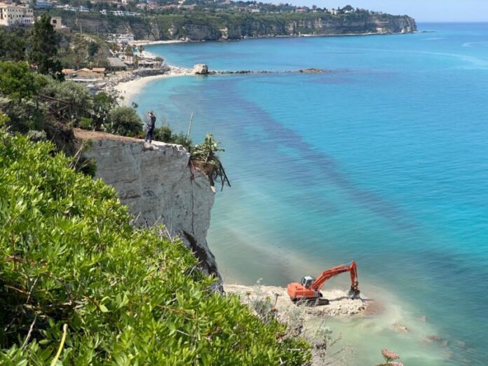 lavori crollo rupe Tropea