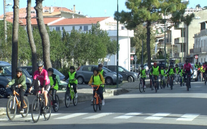 scalea bici bus mobilità sostenibile
