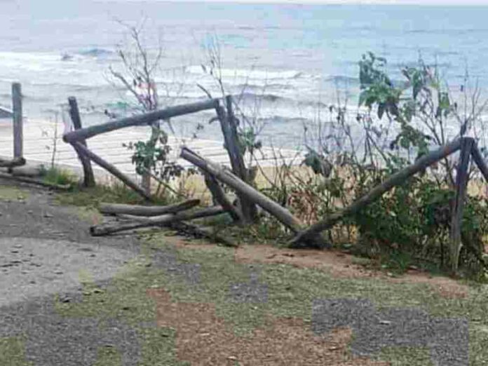 atti vandalici isola capo rizzuto