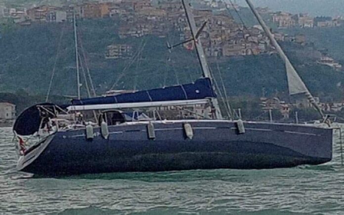 cetraro barca insabbiata