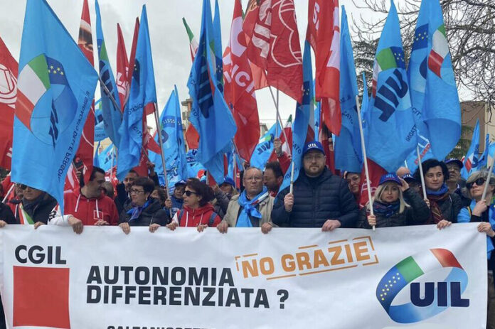manifestazione cosenza autonomia differenziata