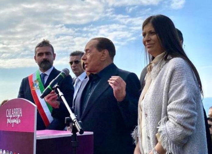 ricordo berlusconi Tropea